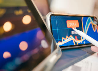 Über Bitcoin, Ethereum und Forex-Optionen hinweg führt ein Multi-Market-Trader die Analyse durch